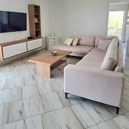 Modern Elegance With Breathtaking Panoramic Views *