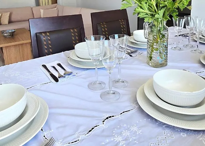 Modern Elegance With Breathtaking Panoramic Views